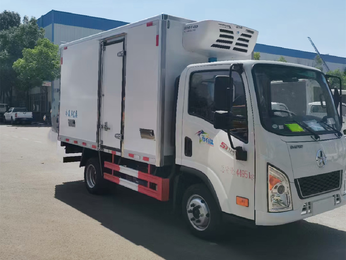 大運肉鉤冷藏車（3.6米）